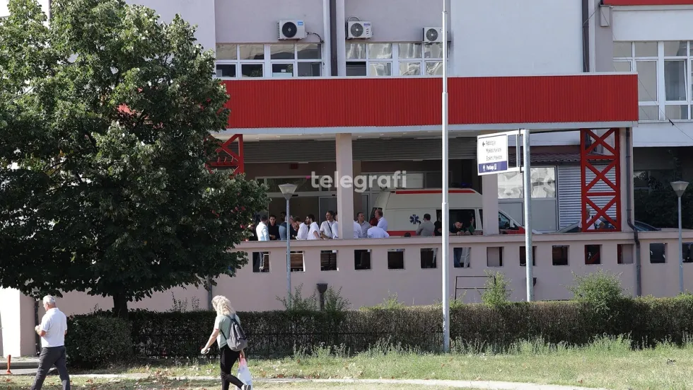 Zyrtari i BE-së i therur në Gjakovë pësoi lëndime në kokë, qafë e gjoks