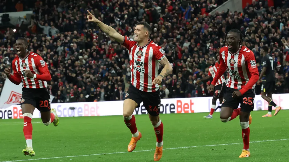 Legjenda angleze e cilëson Granit Xhakën si transferimin më të mirë të sezonit në Ligën Premier