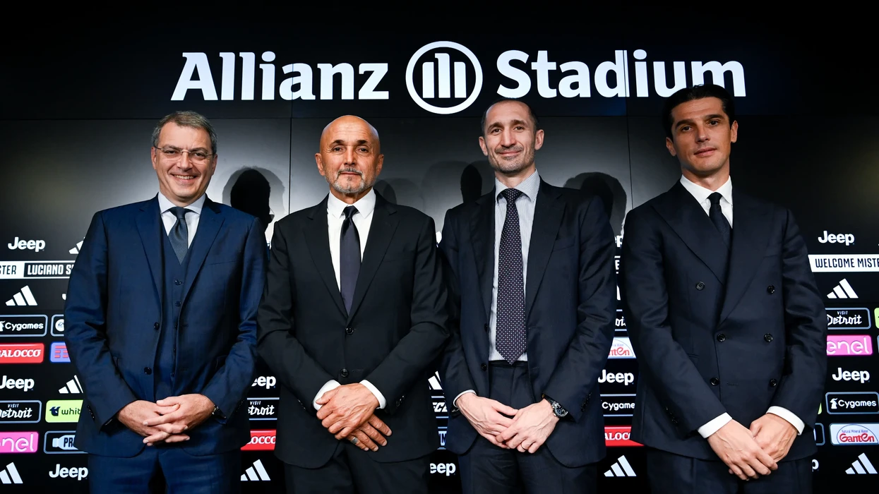 Juventusi synon transferime të lira, një yll të Milanit, një të Romës dhe një të Bayernit