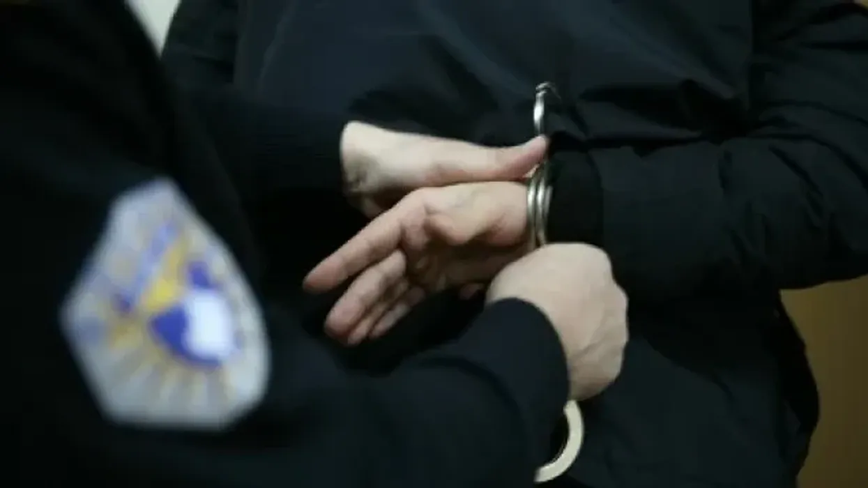Arrestohet një person në Prishtinë për kanosje ndaj gazetarit Arrestohet një person në Prishtinë për kanosje ndaj gazetarit