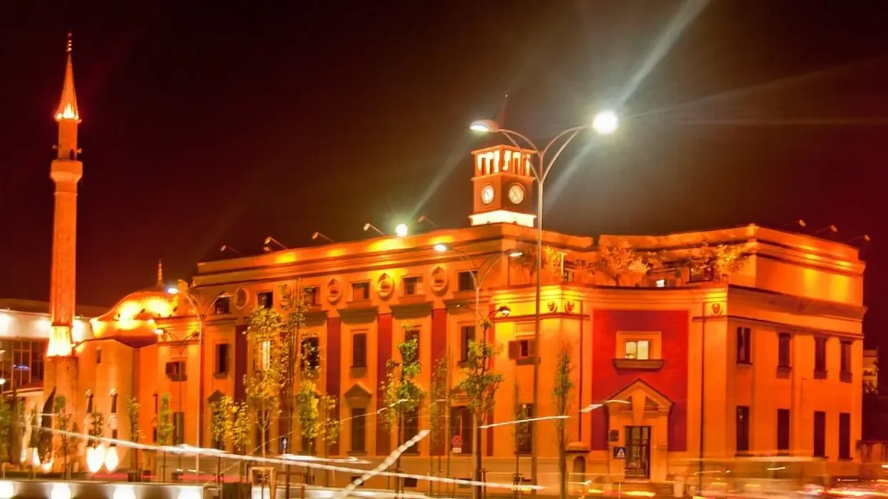 Prokuroria lëshon pesë masa arresti ndaj zyrtarëve të bashkisë së Tiranës Prokuroria lëshon pesë masa arresti ndaj zyrtarëve të bashkisë së Tiranës