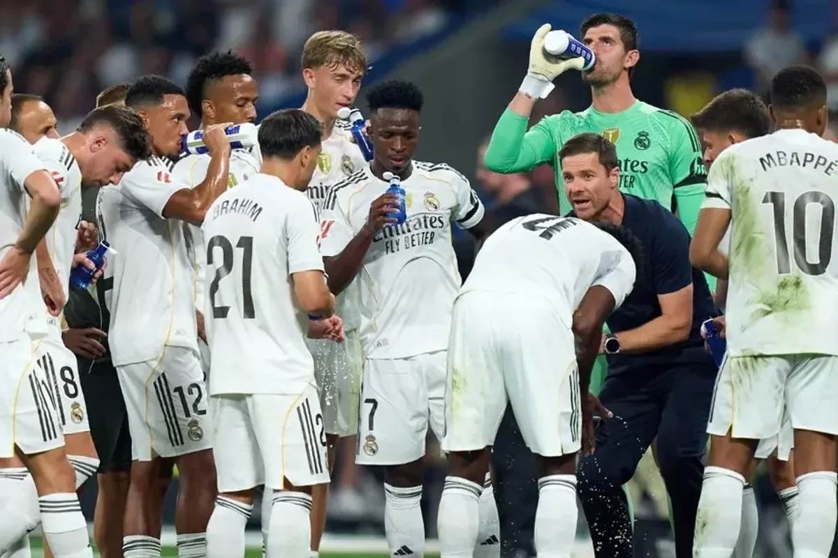 “Jemi të gjithë bashkë”, Xabi Alonso hedh poshtë konfliktin në zhveshtoren e Real Madridit “Jemi të gjithë bashkë”, Xabi Alonso hedh poshtë konfliktin në zhveshtoren e Real Madridit