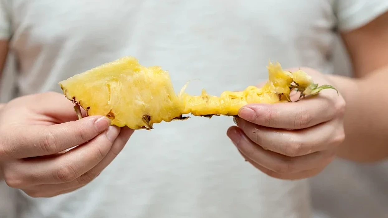 Këto janë arsyet pse duhet ta përfshini ananasin në dietën tuaj