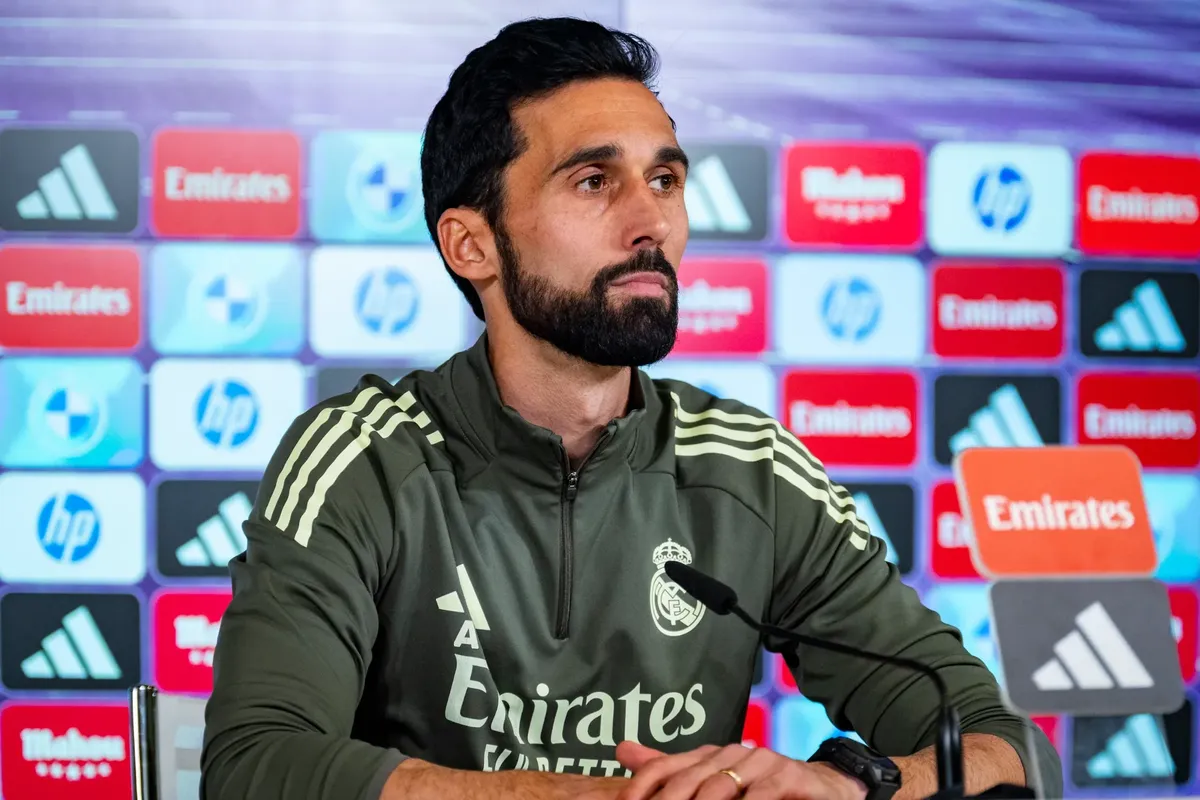 “Obsesioni im është të vazhdoj të mbush kabinetin e trofeve”, fjalët e para të Arbeloas si trajner i Real Madridit “Obsesioni im është të vazhdoj të mbush kabinetin e trofeve”, fjalët e para të Arbeloas si trajner i Real Madridit