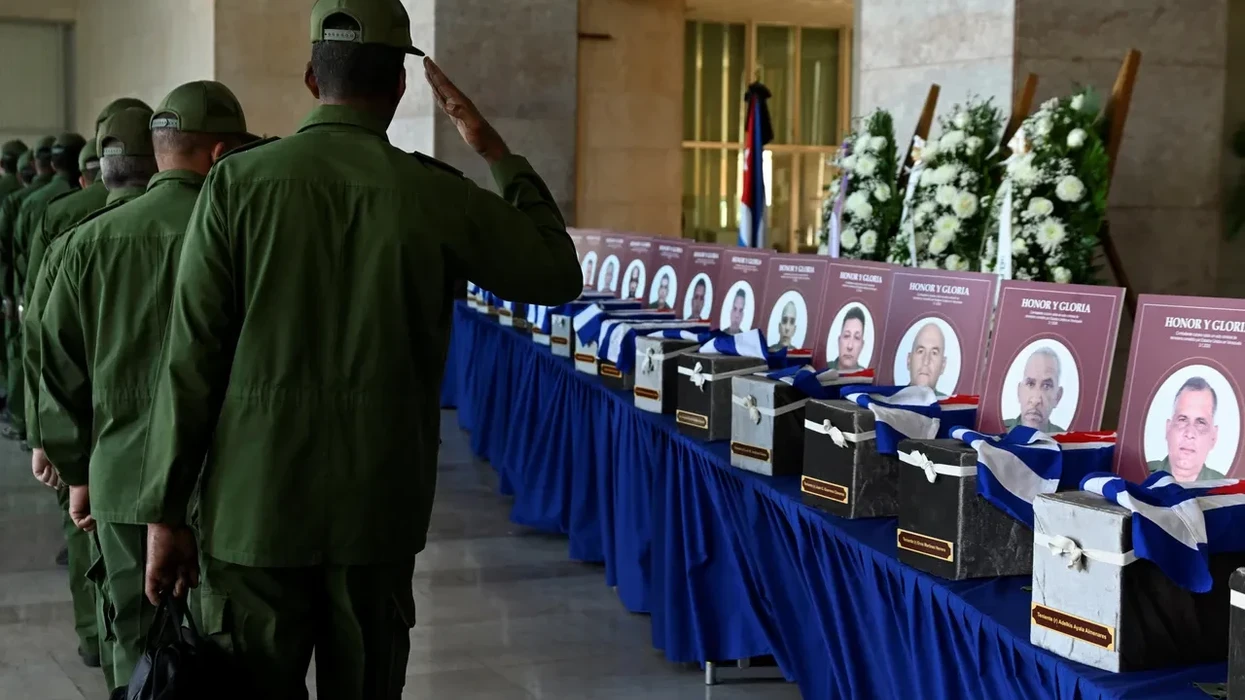 Kuba pranon mbetjet mortore të 32 ushtarëve të vrarë në operacionin amerikan në Venezuelë