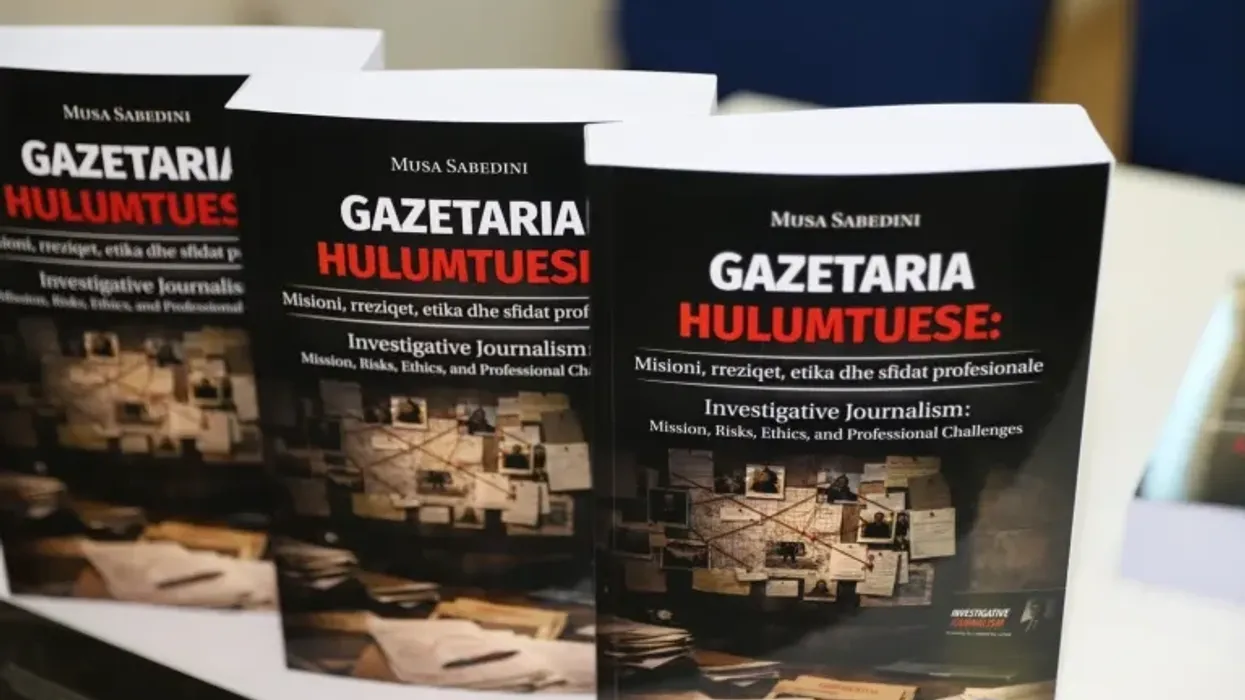 Nga përvoja në udhërrëfyes akademik: Profesori dhe studiuesi i medias Musa Sabedini promovon në UBT librin për gazetarinë hulumtuese Nga përvoja në udhërrëfyes akademik: Profesori dhe studiuesi i medias Musa Sabedini promovon në UBT librin për gazetarinë hulumtuese