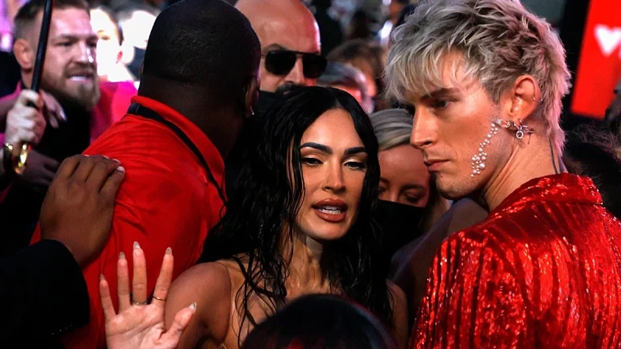 Megan Fox dhe Machine Gun Kelly i japin fund lidhjes romantike, përqendrohen te bashkëprindërimi