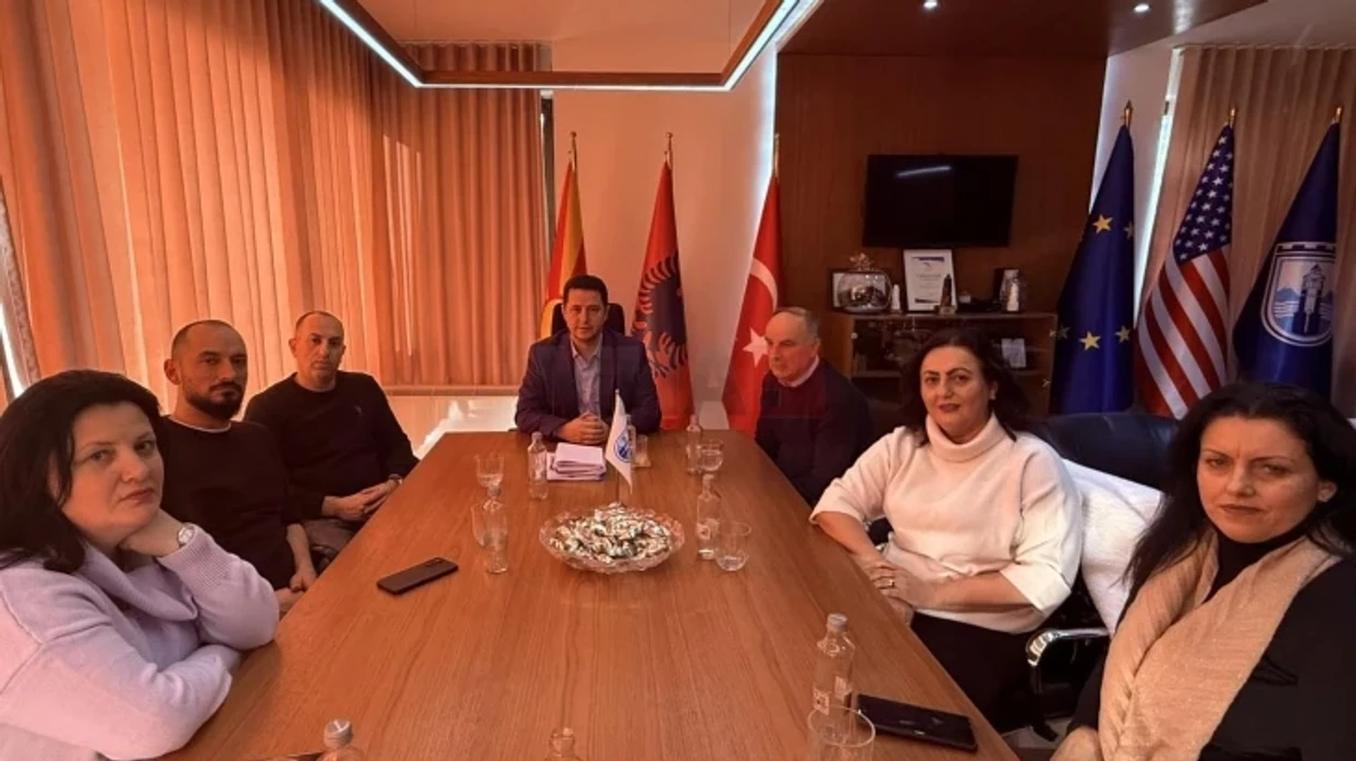 Komuna e Gostivarit njofton se është arritur marrëveshje për pagesën e K-15 për të gjithë mësimdhënësit