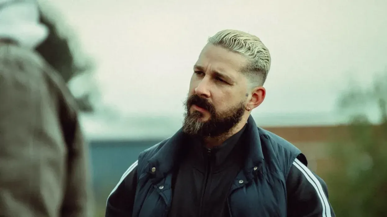 Shia LaBeouf lirohet nga burgu pas sherrit, poston një mesazh të shkurtër në internet Shia LaBeouf lirohet nga burgu pas sherrit, poston një mesazh të shkurtër në internet