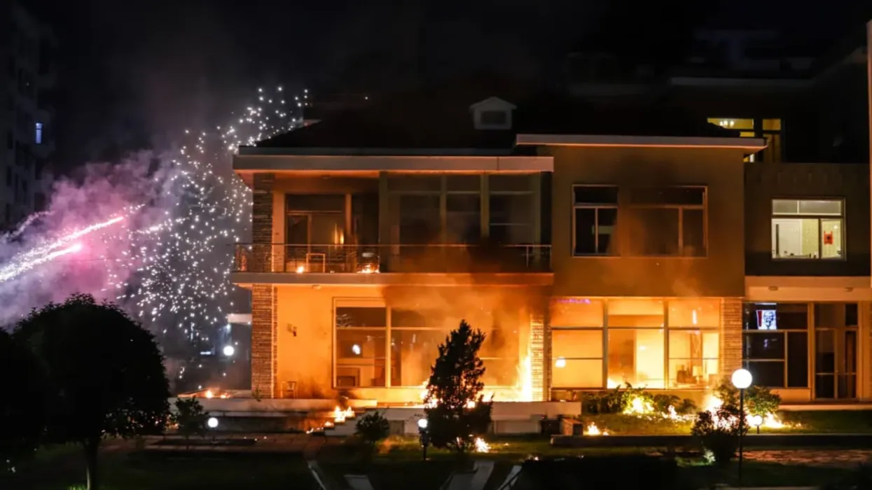 Sulmi me molotov në Vilën 31, ambasada franceze: Vënia në rrezik e rezidentëve, e patolerueshme Sulmi me molotov në Vilën 31, ambasada franceze: Vënia në rrezik e rezidentëve, e patolerueshme