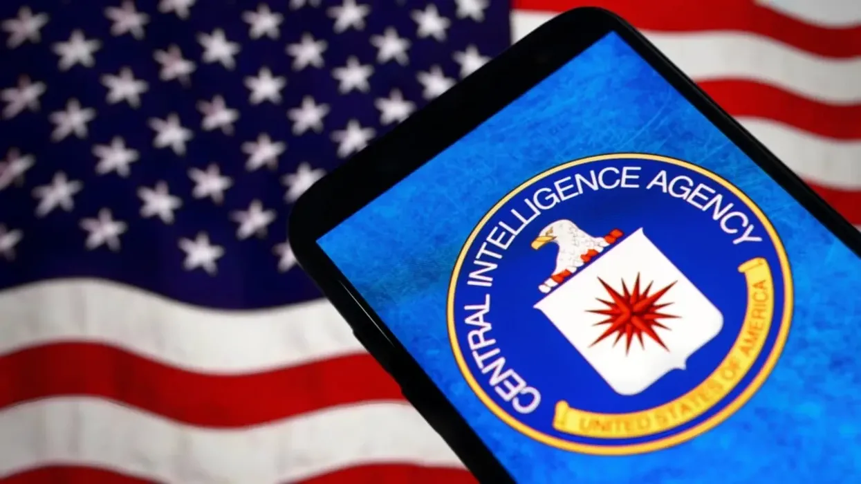 Dronët iranianë godasin stacionin e CIA-s në ambasadën amerikane në Riad Dronët iranianë godasin stacionin e CIA-s në ambasadën amerikane në Riad