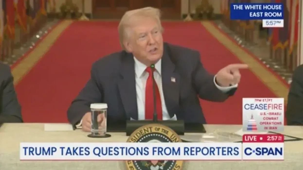 Reagimi i Trumpit kur pyetet për pretendimet se Rusia po ndihmon Iranin Reagimi i Trumpit kur pyetet për pretendimet se Rusia po ndihmon Iranin