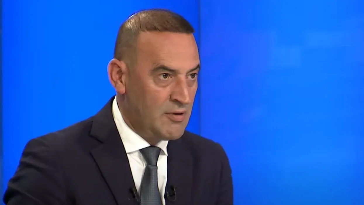 Haradinaj: Nëse Kurti nuk e demanton deklaratën e Rashiqit për tokën e Manastirit të Deçanit, është më shumë se tradhti kombëtare Haradinaj: Nëse Kurti nuk e demanton deklaratën e Rashiqit për tokën e Manastirit të Deçanit, është më shumë se tradhti kombëtare