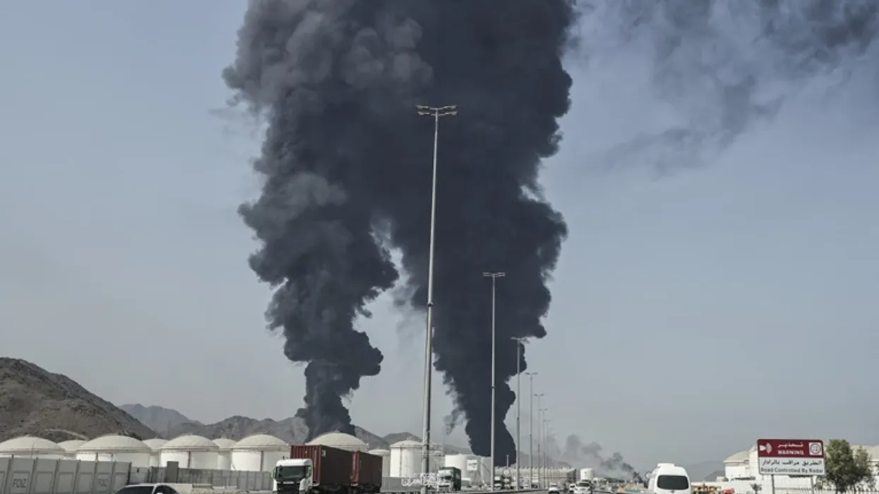 Digjet porti kyç i naftës në Emiratet e Bashkuara Arabe pas një sulmi iranian me dron Digjet porti kyç i naftës në Emiratet e Bashkuara Arabe pas një sulmi iranian me dron