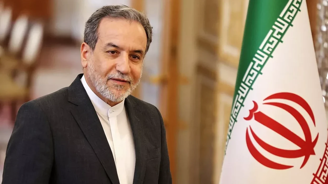 Udhëheqësi iranian është gjallë e mirë, thotë ministri i Jashtëm