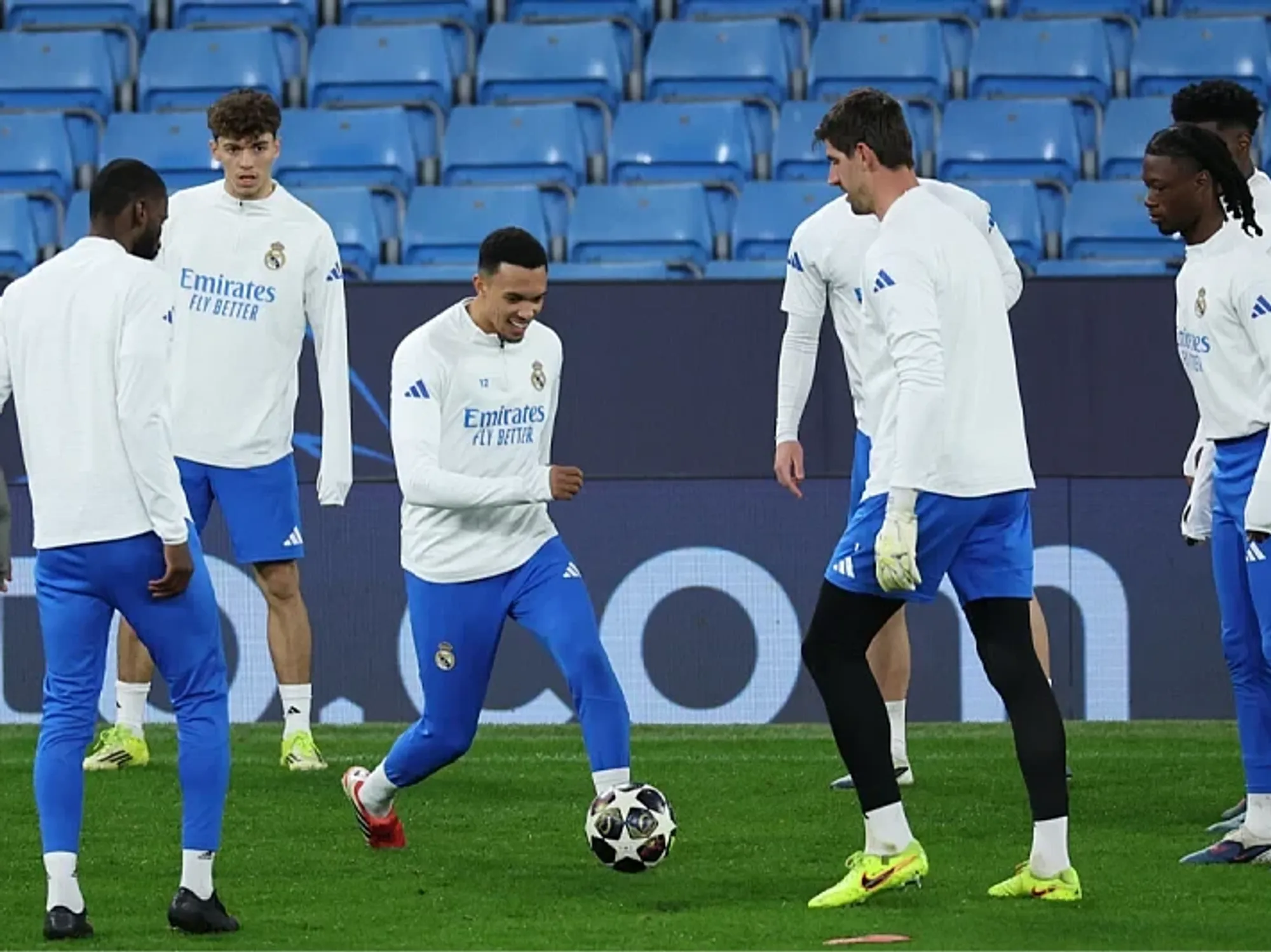 Real Madridi po përgatit një “eksod” lojtarësh: Los Blancos po largojnë gjashtë lojtarë gjatë verës Real Madridi po përgatit një “eksod” lojtarësh: Los Blancos po largojnë gjashtë lojtarë gjatë verës