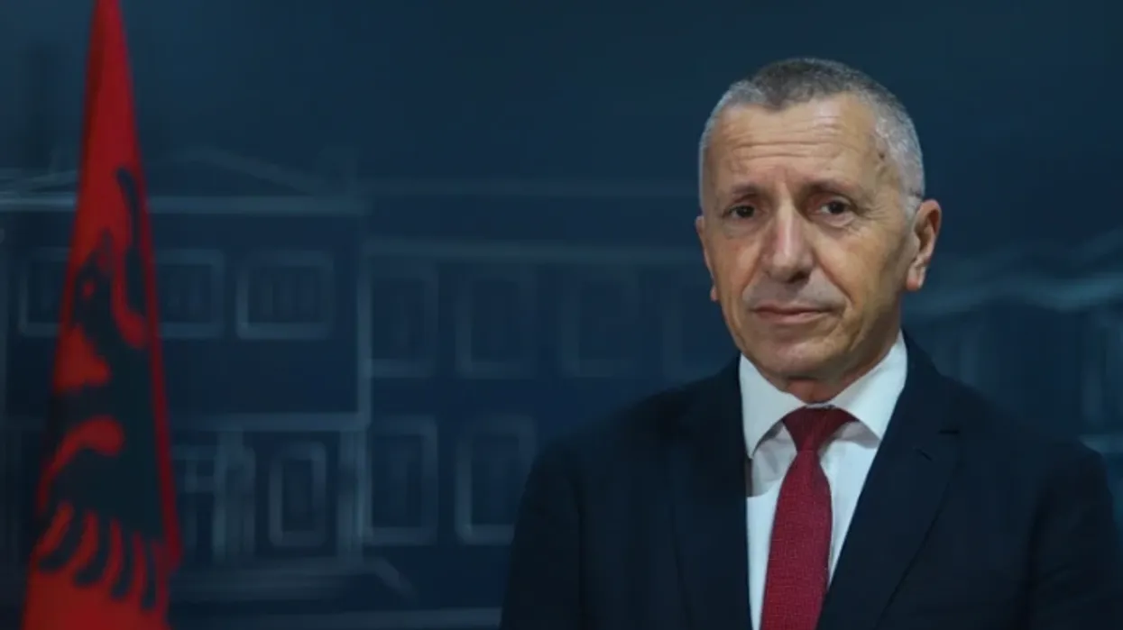 Kamberi: NATO të rishikojë Zonën Tokësore të Sigurisë pas manovrave serbe pranë kufirit me Kosovën Kamberi: NATO të rishikojë Zonën Tokësore të Sigurisë pas manovrave serbe pranë kufirit me Kosovën