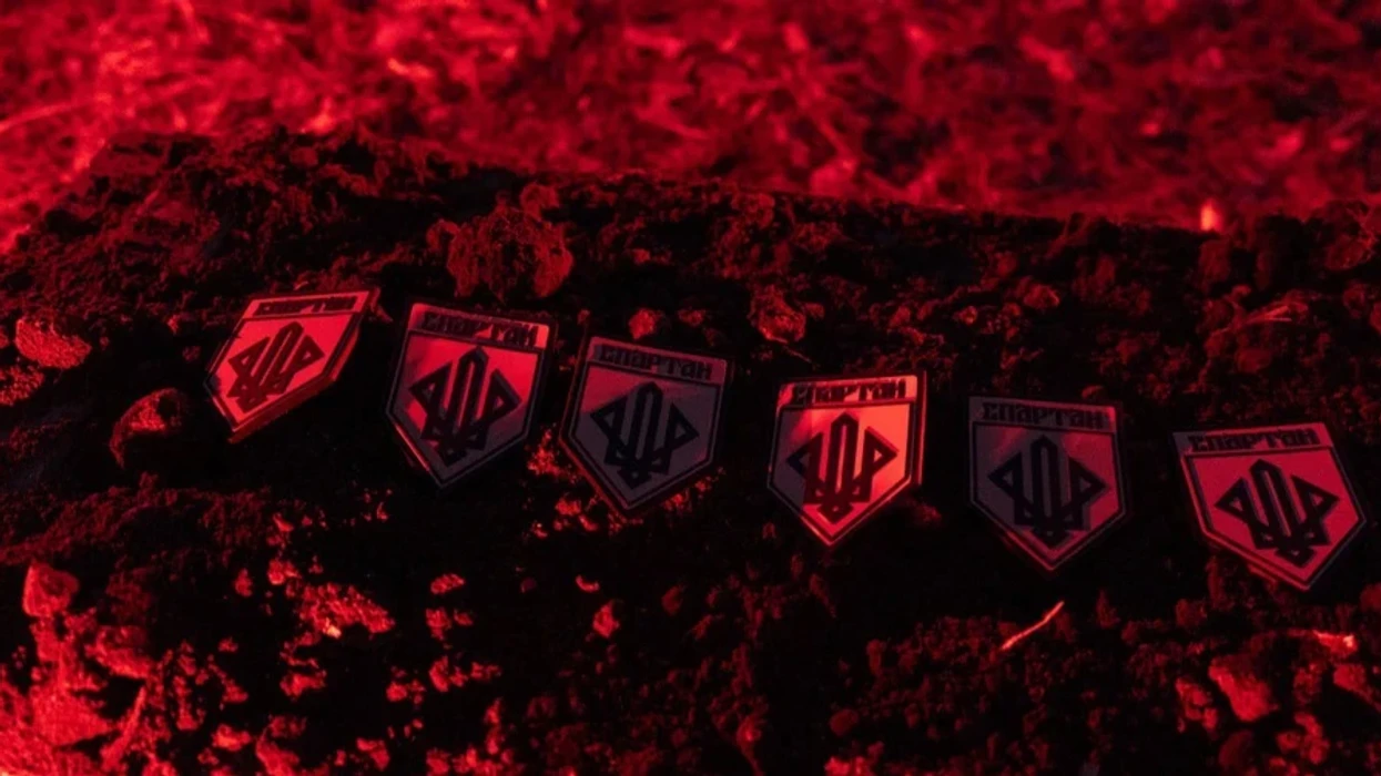 Tentuan të shfrytëzojnë motin e ligë dhe shiun për të avancuar, e pësojnë keq rusët – ukrainasit eliminojnë 120 prej tyre