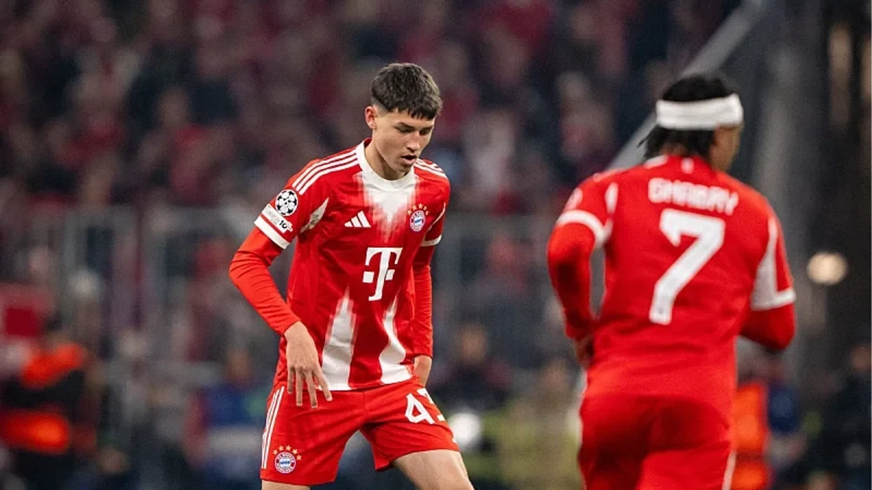 Debutoi për Bayernin në moshën 16-vjeçare, por ligji i ndaloi të bënte një gjë pas ndeshjes