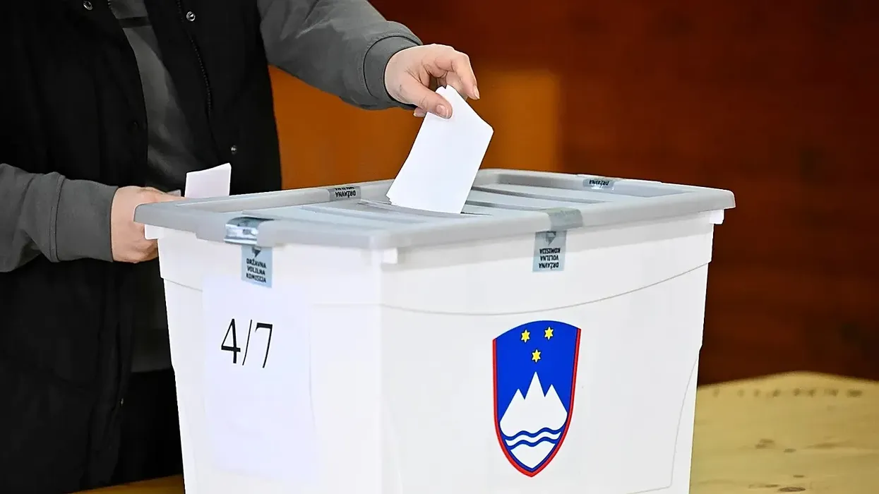 Sondazhet e daljes nga votimet në Slloveni, Lëvizja për Liri është gati të fitojë zgjedhjet parlamentare Sondazhet e daljes nga votimet në Slloveni, Lëvizja për Liri është gati të fitojë zgjedhjet parlamentare