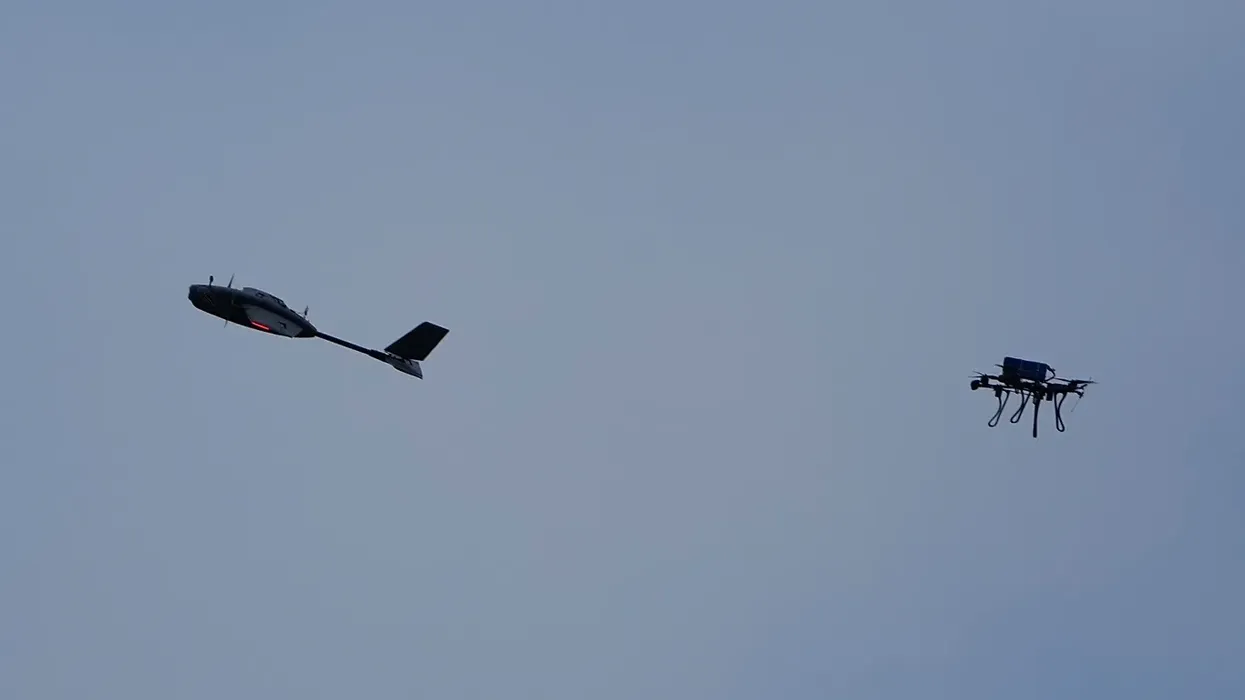 Dronët nga hapësira ajrore ruse goditën territorin e Estonisë dhe Letonisë, thonë autoritetet Dronët nga hapësira ajrore ruse goditën territorin e Estonisë dhe Letonisë, thonë autoritetet