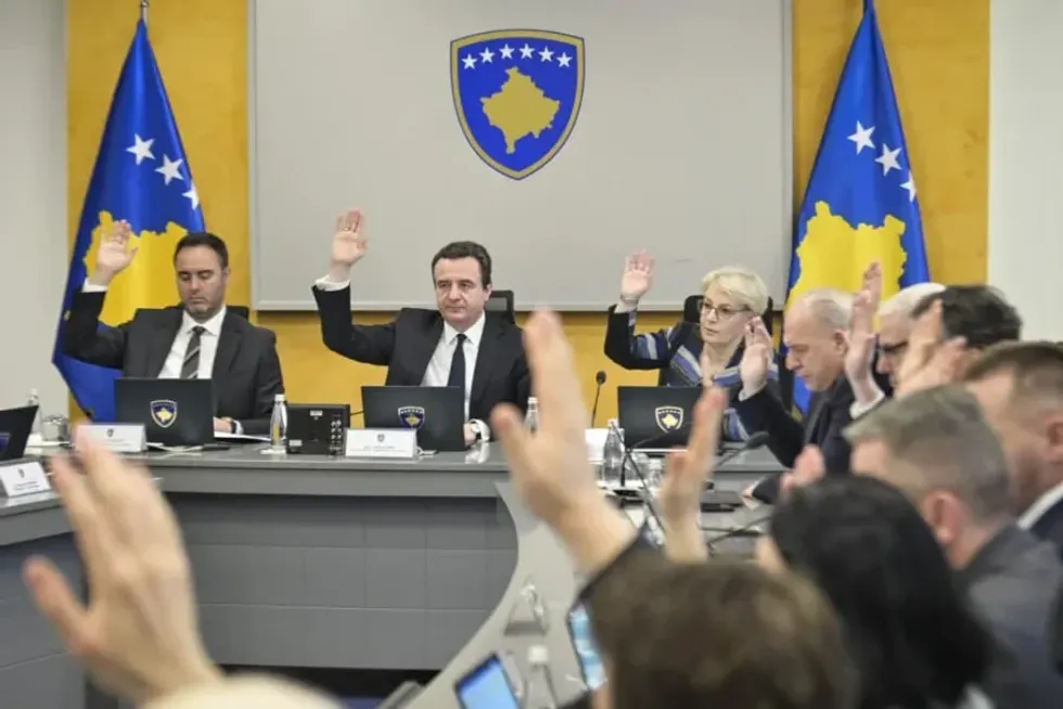 Kurti mbledh kabinetin nga Franca, merret një vendim i madh për Ministrinë e Mbrojtjes