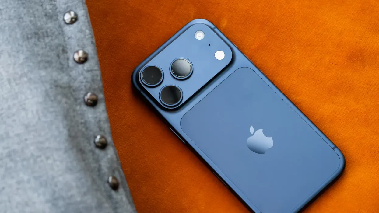 Apple zgjeron prodhimin e iPhone në SHBA me partnerë të rinj Apple zgjeron prodhimin e iPhone në SHBA me partnerë të rinj