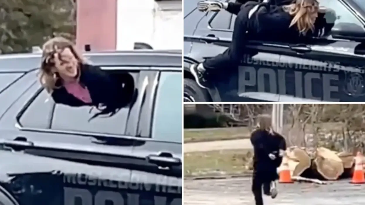 Videoja që u bë virale, gruaja me pranga del nga automjeti i policisë në Michigan - largohet me vrap pa e vënë re policia Videoja që u bë virale, gruaja me pranga del nga automjeti i policisë në Michigan - largohet me vrap pa e vënë re policia