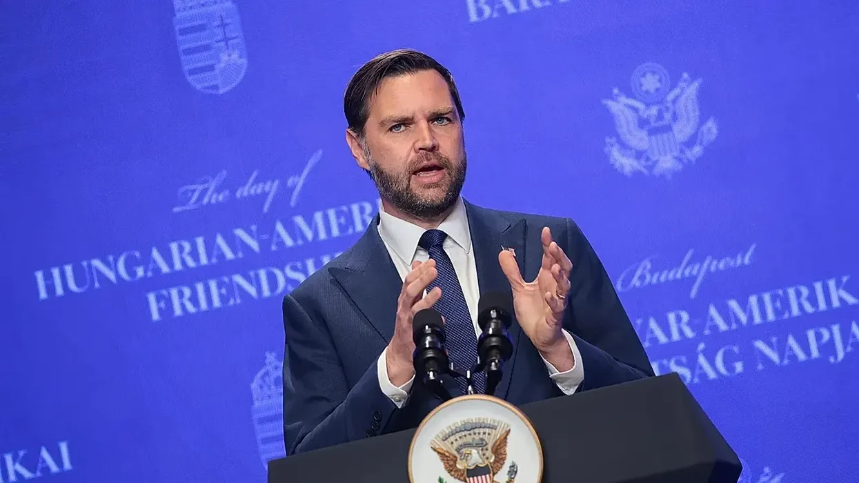 Zëvendëspresidenti amerikan sulmon Brukselin dhe zotohet të ndihmojë Orbánin përpara votimit hungarez Zëvendëspresidenti amerikan sulmon Brukselin dhe zotohet të ndihmojë Orbánin përpara votimit hungarez