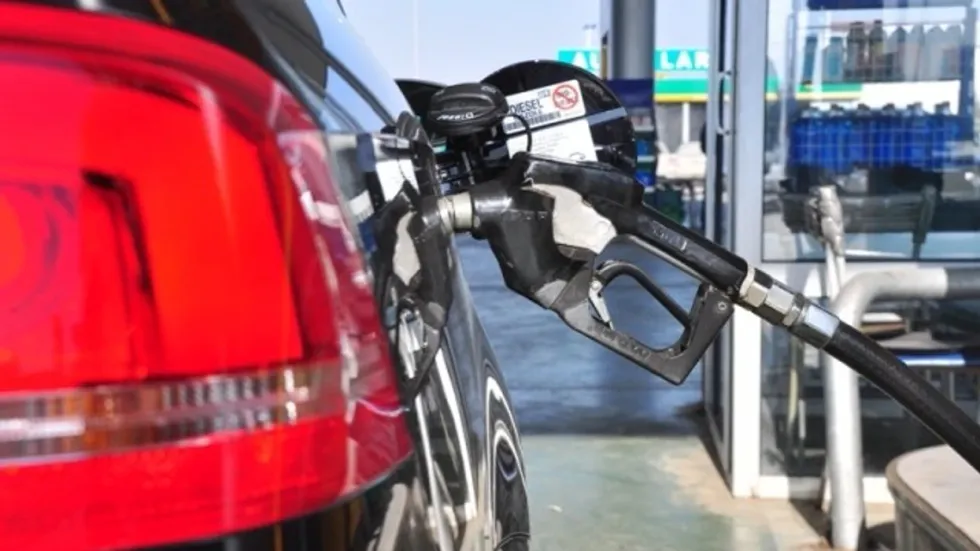 Nafta rritet për 1 cent në Kosovë, në botë bie për 15 për qind