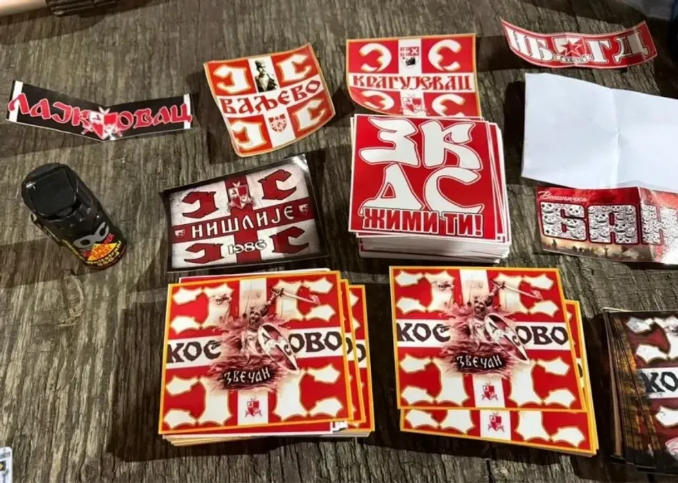 Ndalohen e më pas lirohen 6 të rinj serbë në Jarinjë me materiale nxitëse