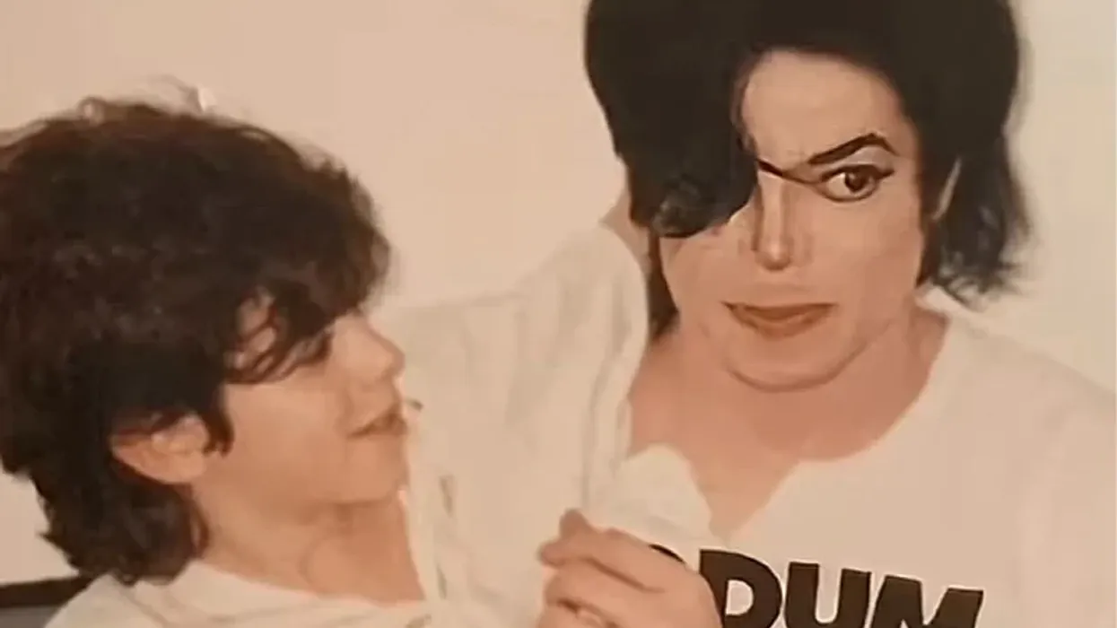 Rikthehen akuzat për abuzim seksual me të mitur ndaj Michael Jackson, dalin foto të reja në publik Rikthehen akuzat për abuzim seksual me të mitur ndaj Michael Jackson, dalin foto të reja në publik