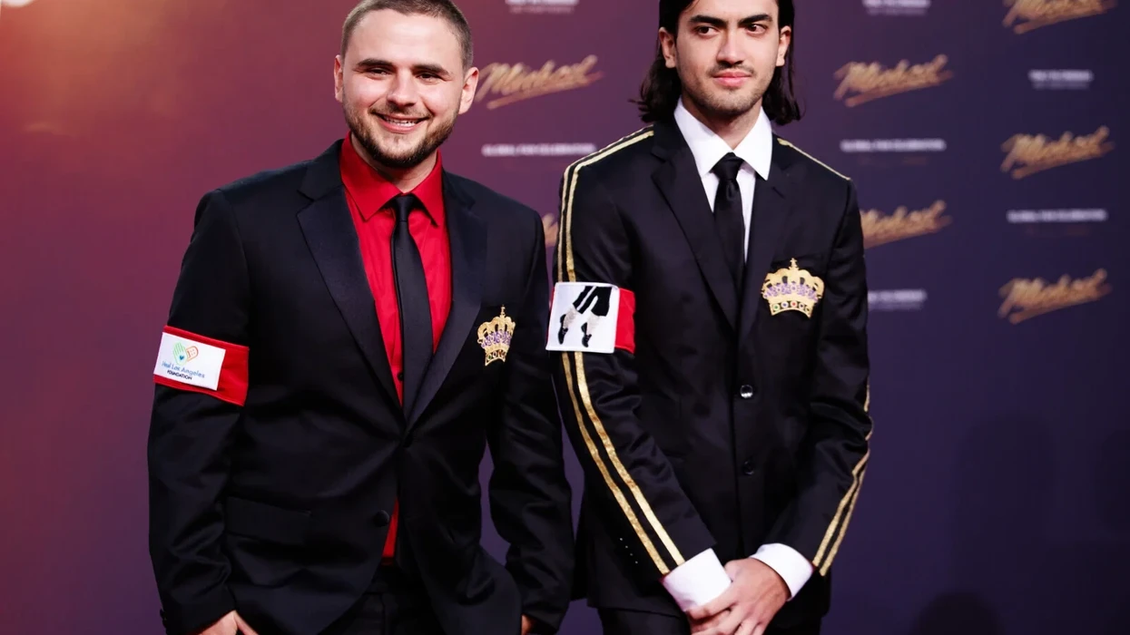 Djemtë e Michael Jackson shfaqen në publik pas një kohe të gjatë, ata u paraqitën në premierën e filmit për të