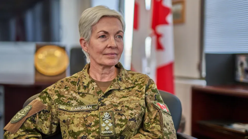 E vetmja grua në tryezën e NATO-s, komandantja e Kanadasë shembull se gratë udhëheqin edhe ushtri