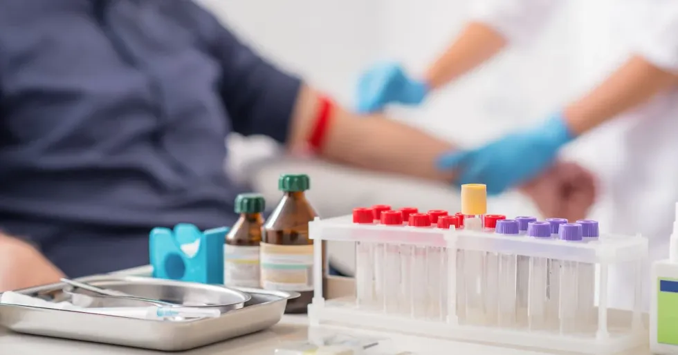 Një mostër gjaku mund të zbulojë disa lloje kanceri dhe sëmundje të rënda: Testi i ri që sjell ndryshim