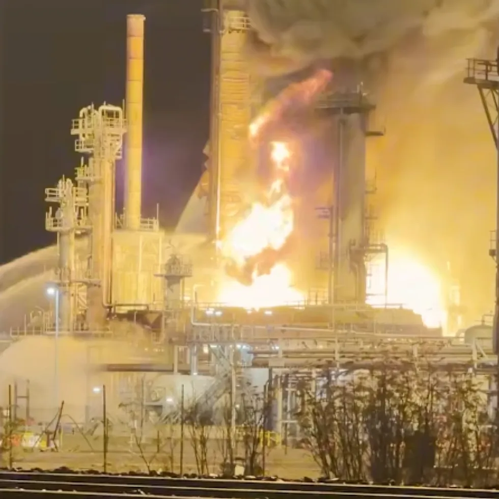 Zjarri 'i paparë' në rafinerinë australiane të naftës do të ndikojë në furnizimin e vendit