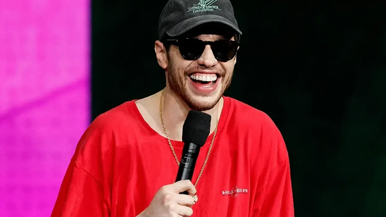 Pete Davidson përparon në procesin e heqjes së tatuazheve, fansat u habitën në eventin e promovimit të filmit të ri Pete Davidson përparon në procesin e heqjes së tatuazheve, fansat u habitën në eventin e promovimit të filmit të ri