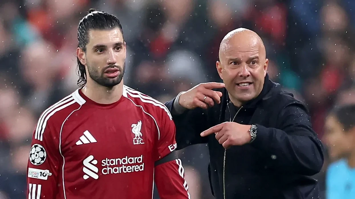 Arne Slot shpjegon arsyen se pse Liverpooli po pranon gola në minutat e fundit të ndeshjeve