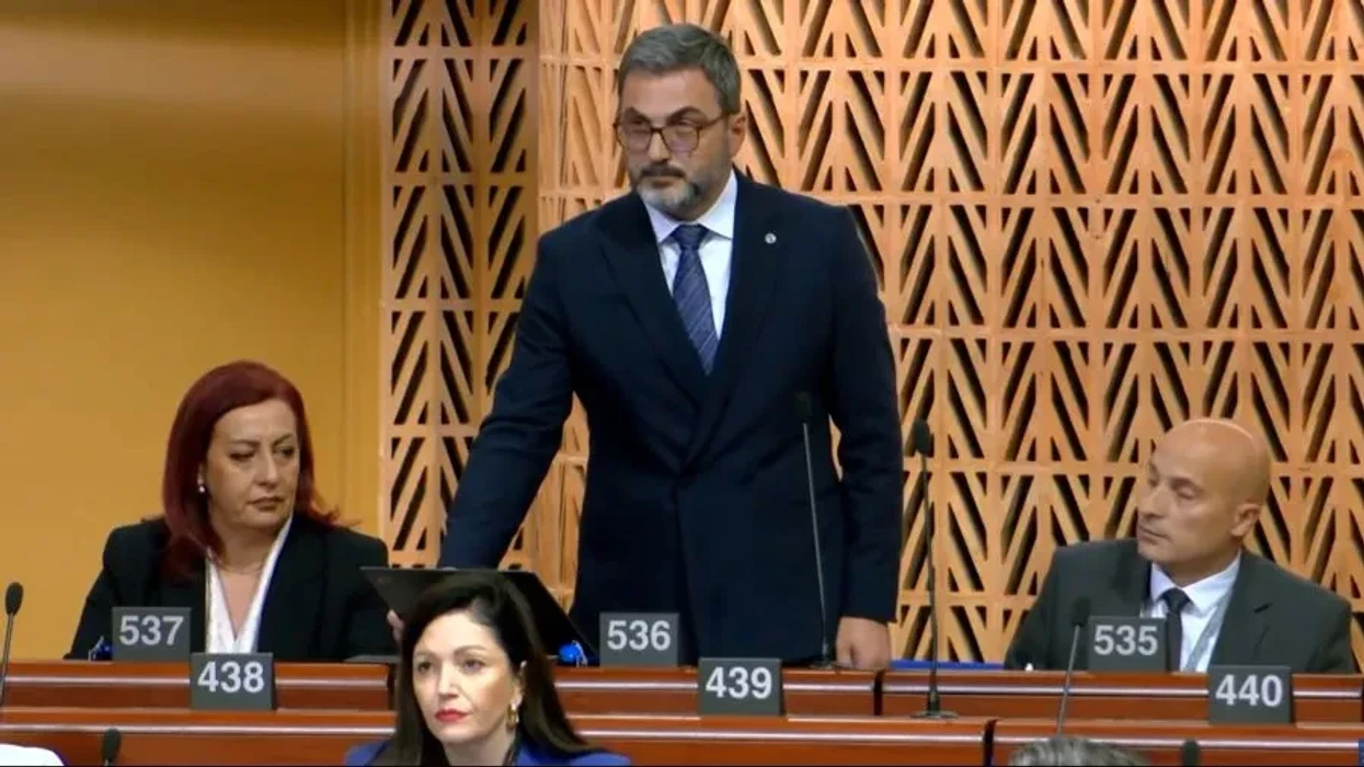 Gola në KiE: Pjesëmarrja e serbëve në zgjedhje e ndikuar nga bojkotet e organizuara nga Serbia