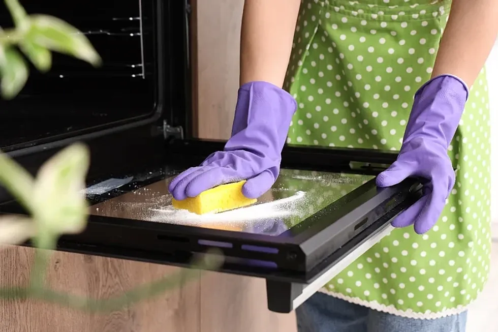 Shmangni rreziqet, sa shpesh duhet ta pastroni furrën tuaj?