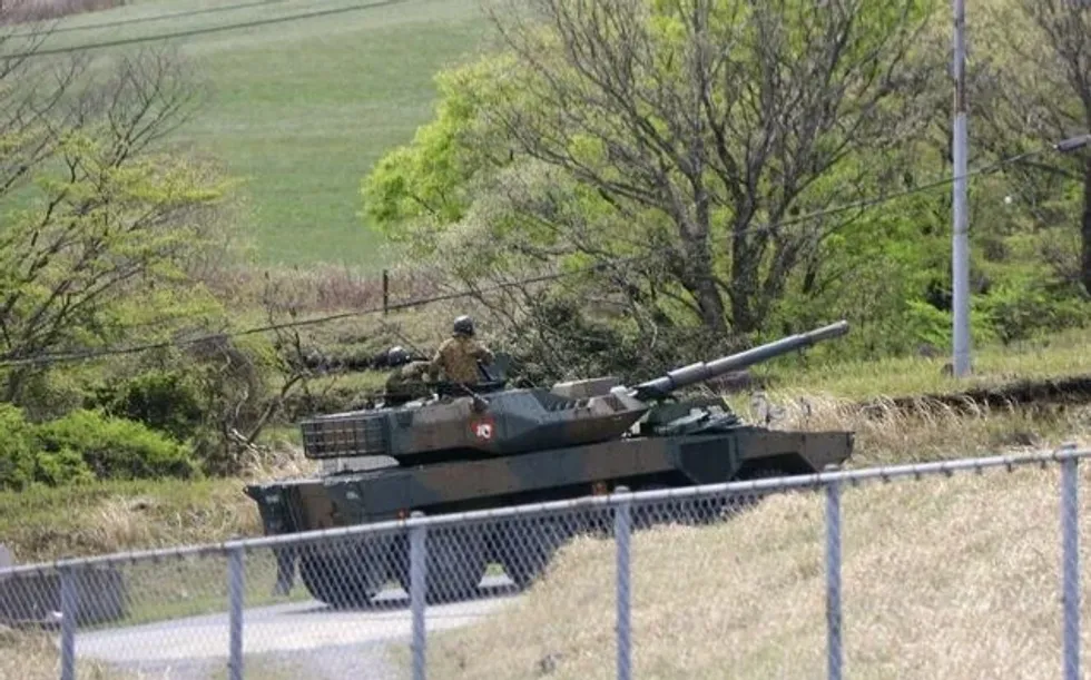 Tre ushtarë vdesin nga shpërthimi brenda tankut në Japoni