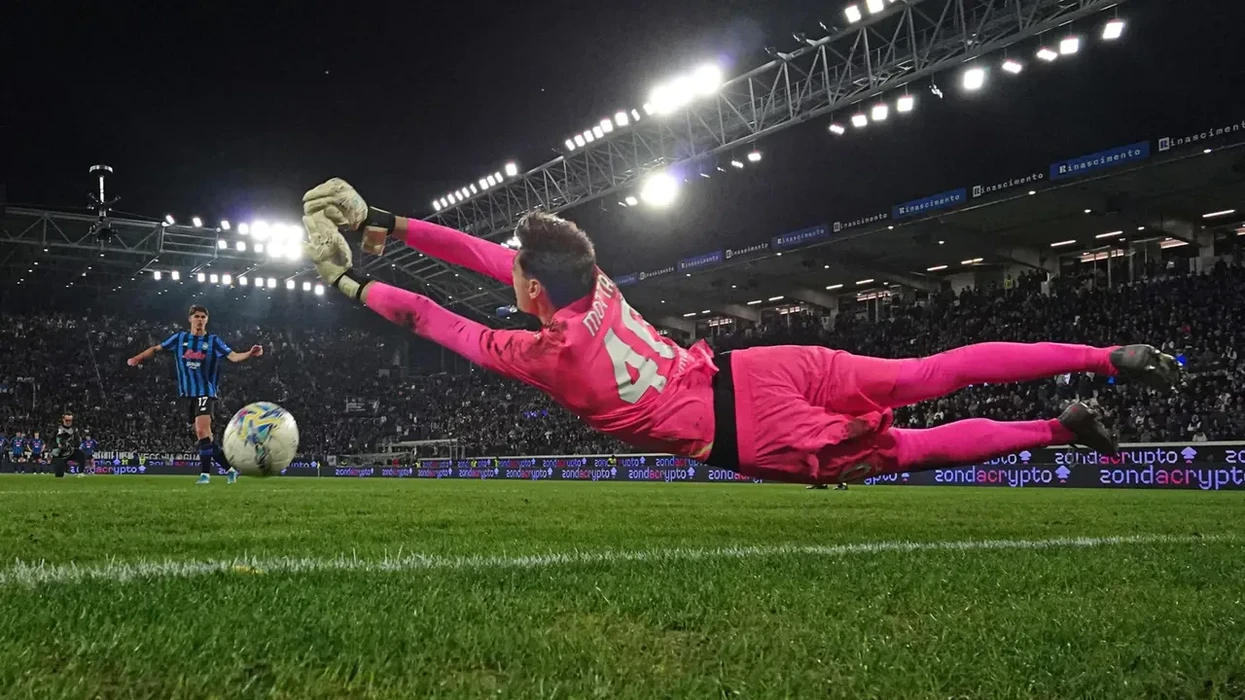 Edoardo Motta priti katër penallti radhazi, 21-vjeçari u bë hero në kualifikimin e Lazios në finalen e Kupës së Italisë