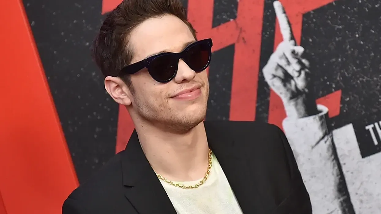 Pete Davidson surprizon me tatuazhin e ri pasi shpenzoi 200,000 dollarë për të hequr të tjerat Pete Davidson surprizon me tatuazhin e ri pasi shpenzoi 200,000 dollarë për të hequr të tjerat
