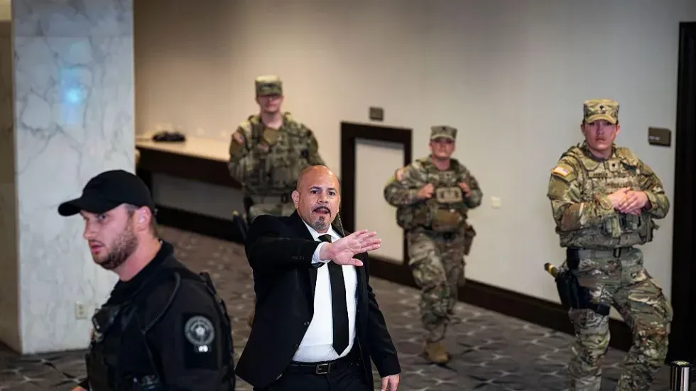 Shtëpia e Bardhë do të rishikojë sigurinë e Trump pas të shtënave në Shtëpinë e Bardhë