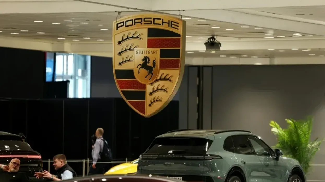 Gjykata e Mynihut: Burri që dëmtoi Porsche-n për t'i shpëtuar qenve nuk është përgjegjës për dëmin Gjykata e Mynihut: Burri që dëmtoi Porsche-n për t'i shpëtuar qenve nuk është përgjegjës për dëmin