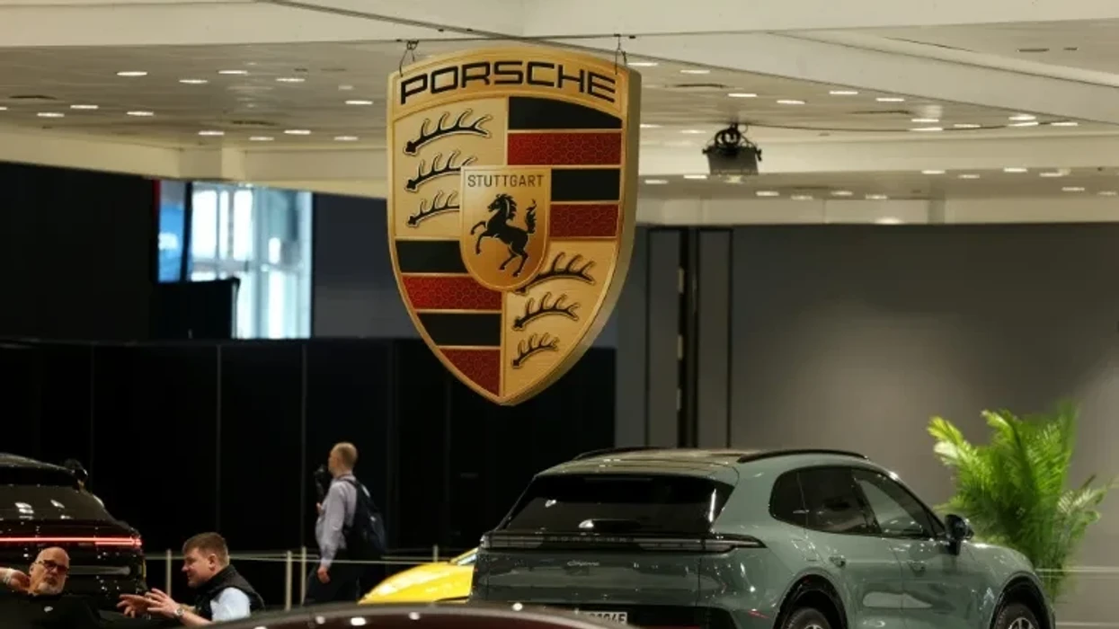 Gjykata e Mynihut: Burri që dëmtoi Porsche-n për t'i shpëtuar qenve nuk është përgjegjës për dëmin