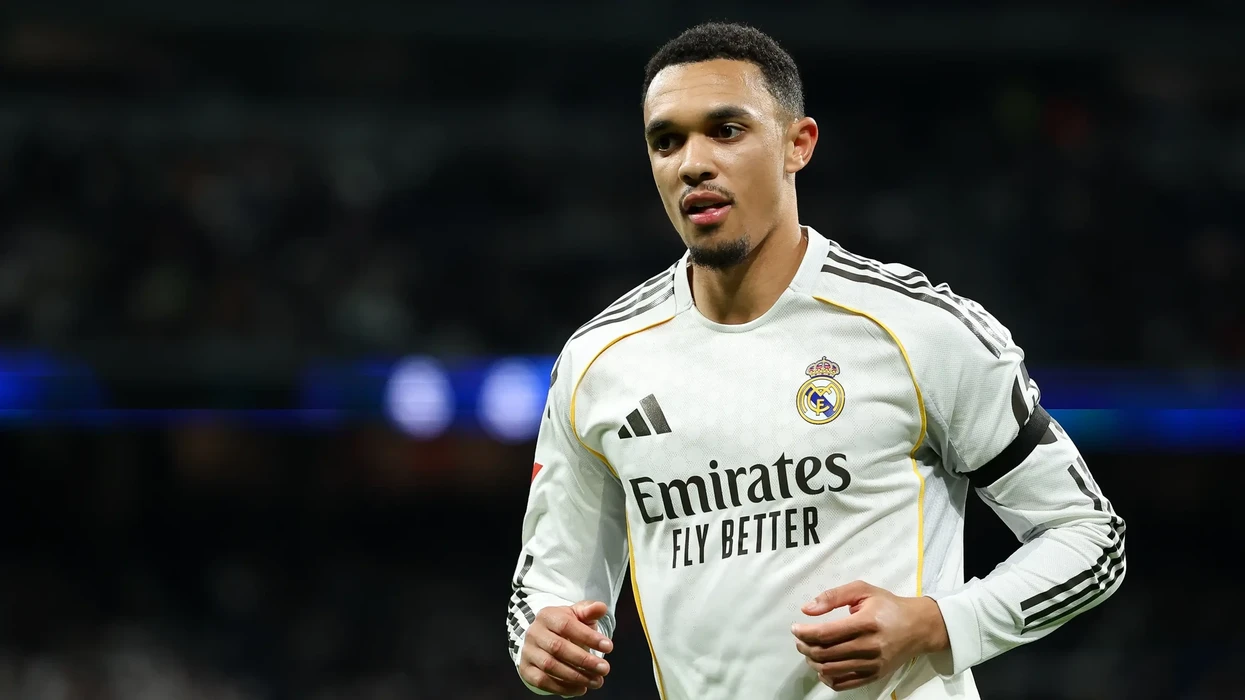 Trent Alexander-Arnold tallet nga kapiteni i Real Madridit