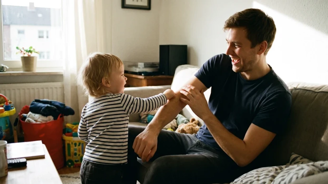 Pse fëmijët e vegjël godasin dhe si duhet të menaxhoni këto situata