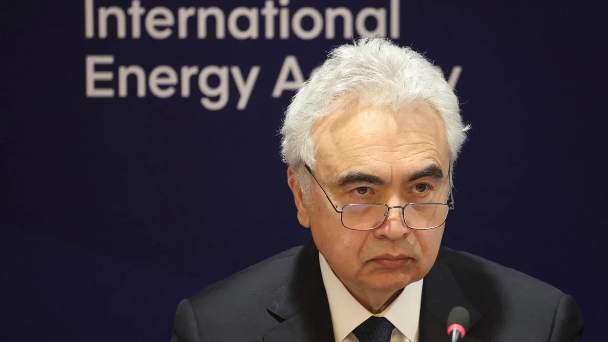 Bota përballet me një “sfidë të madhe energjetike dhe ekonomike”, thotë IEA