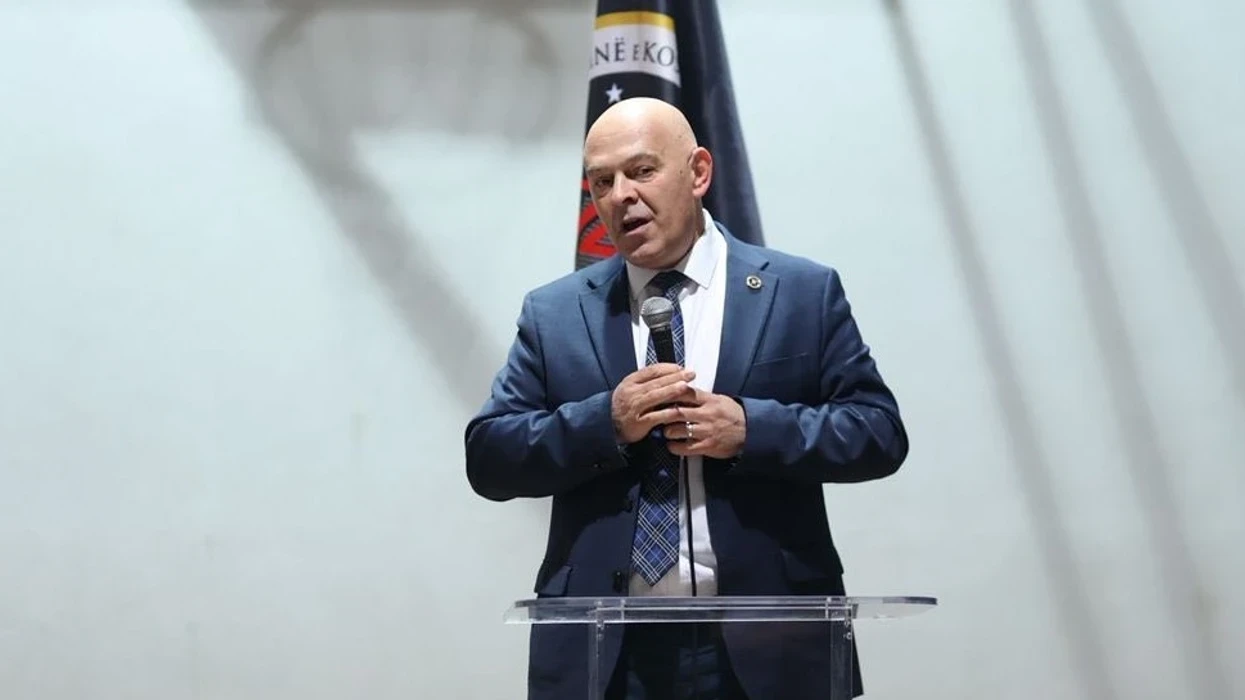 Kush është Ardian Gjini, kandidati i AAK-së për Kryeministër?